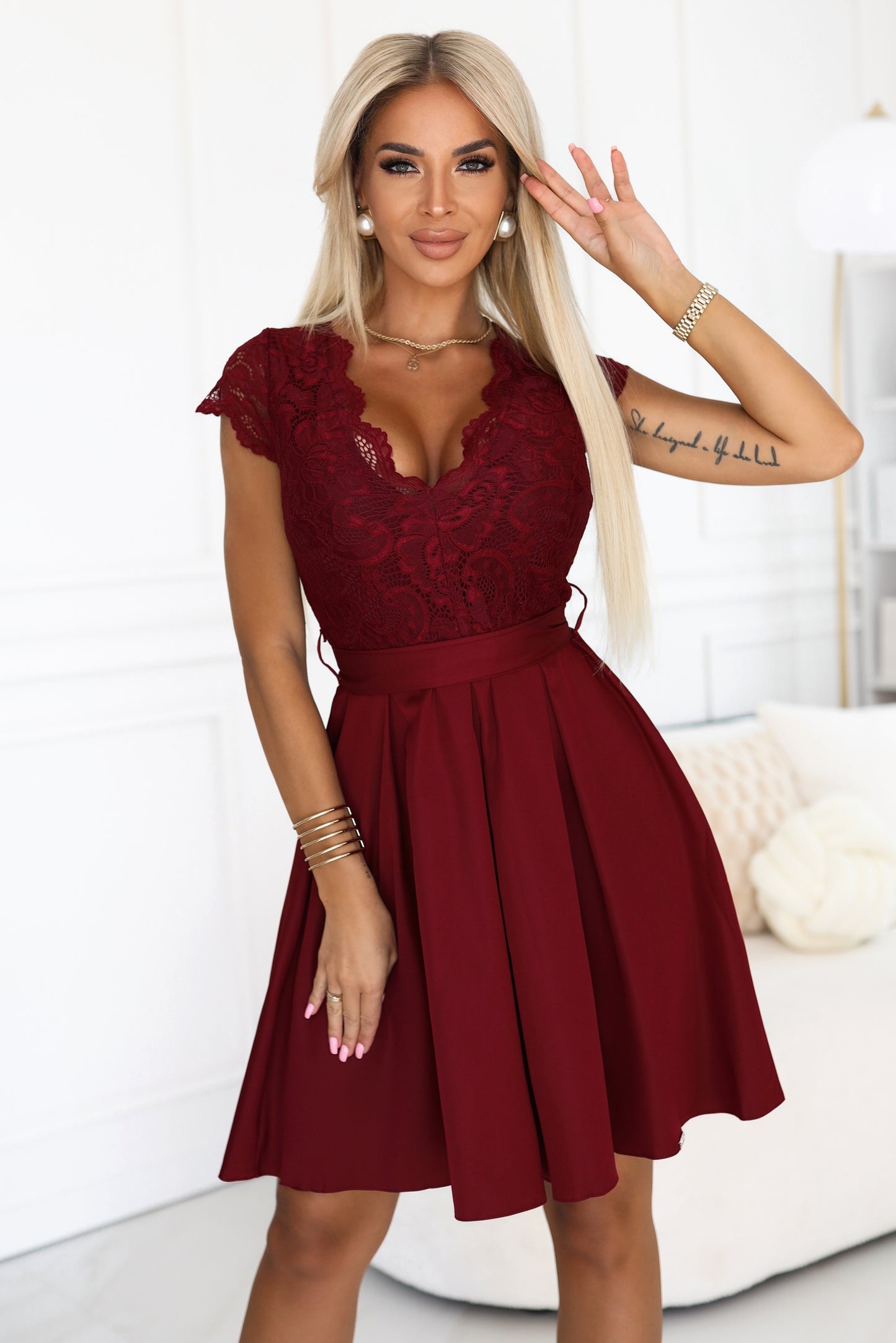 Numoco 242-5 ANNA Lace dress with a neckline and flared skirt - burgundy