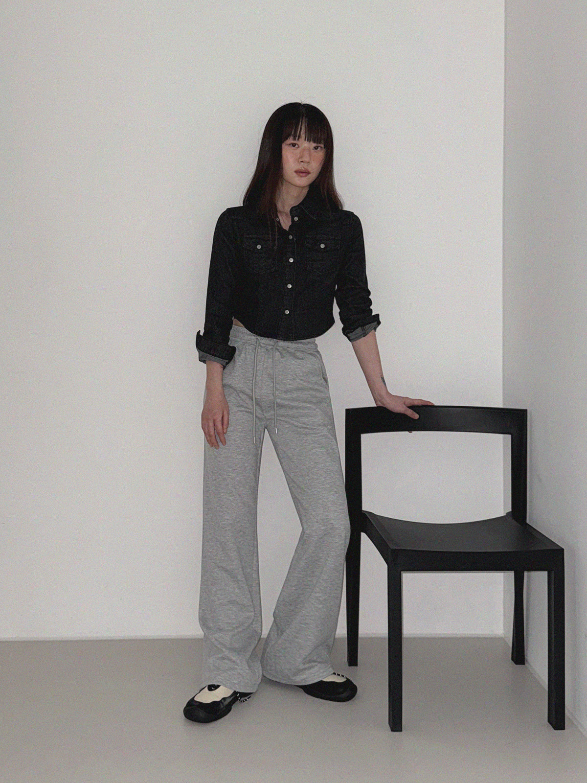 [TWEE] Mian Button Crop Denim Long-Sleeve Shirt