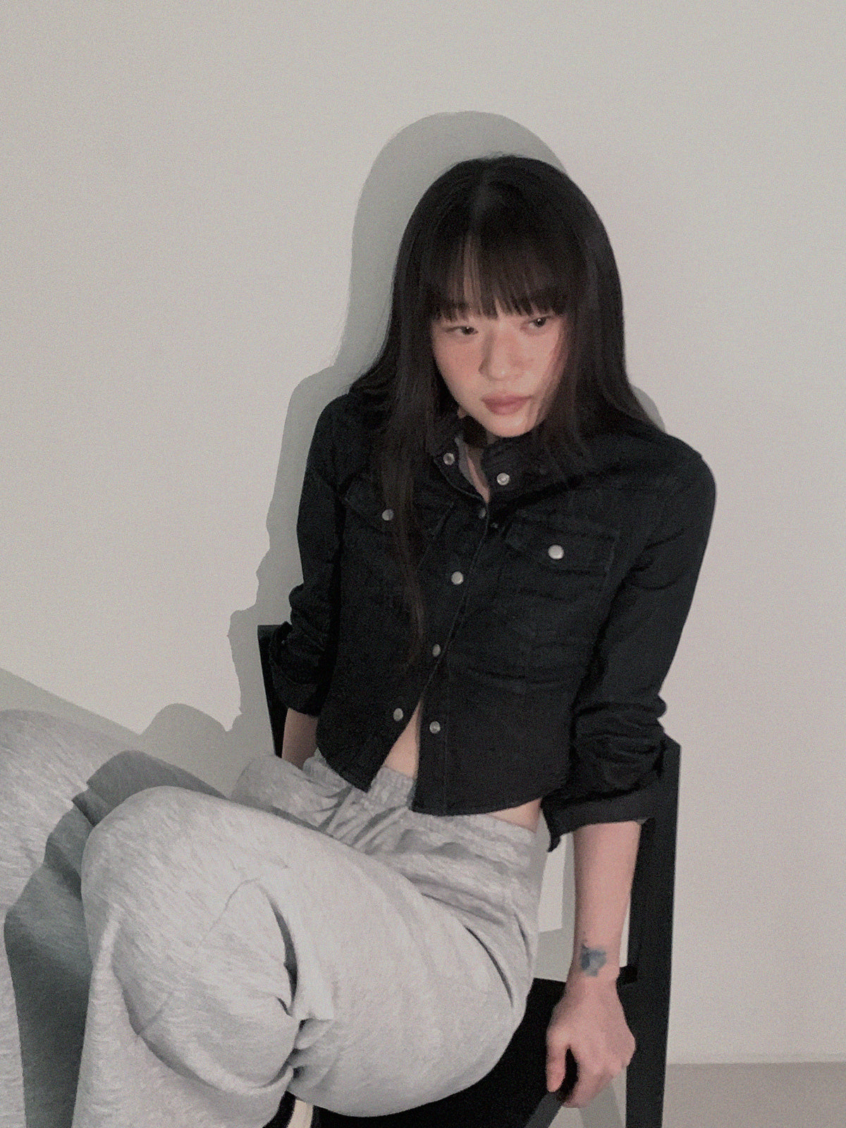 [TWEE] Mian Button Crop Denim Long-Sleeve Shirt