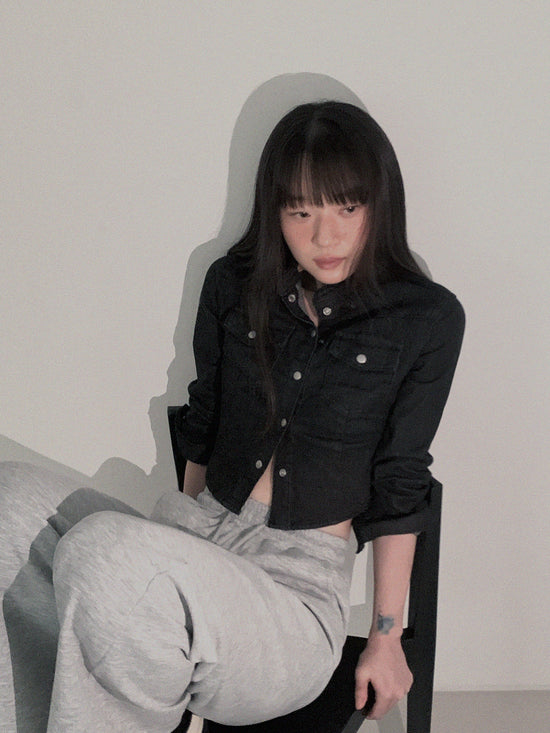 [TWEE] Mian Button Crop Denim Long-Sleeve Shirt