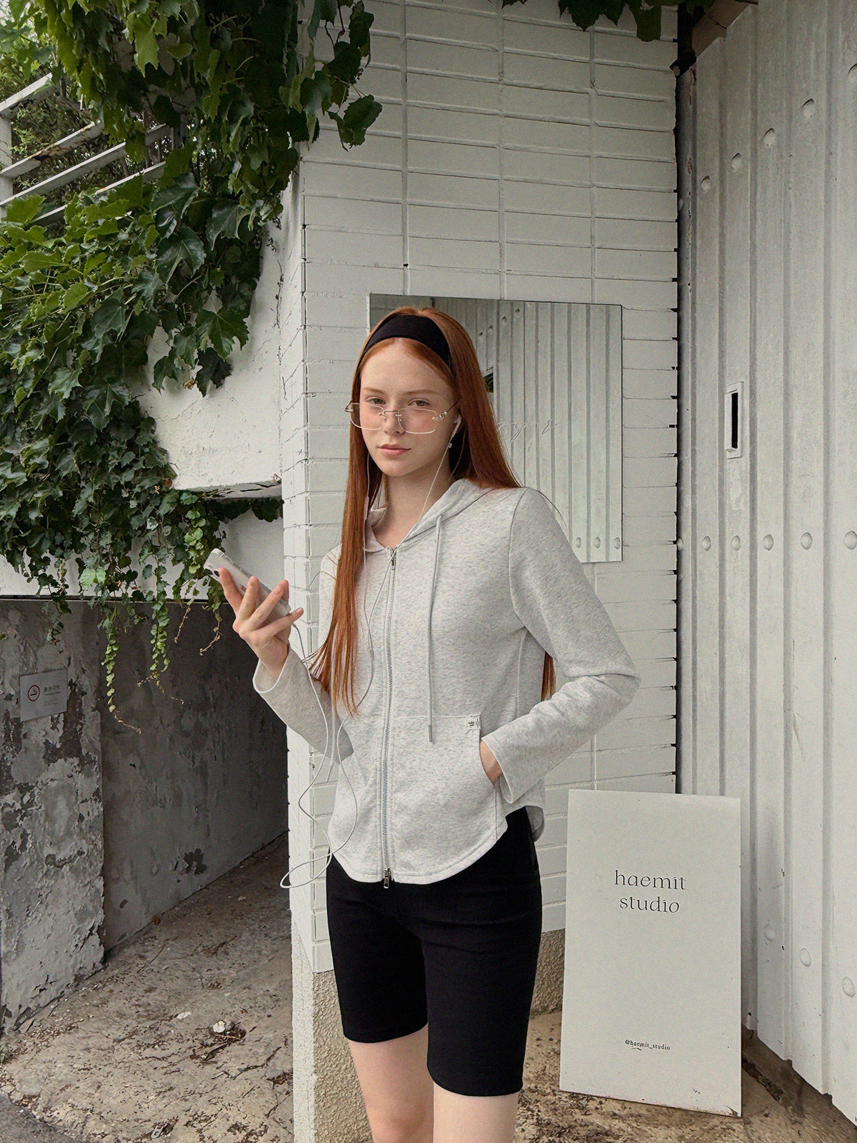 【TWEE】Baeky Round Hood Zip-Up